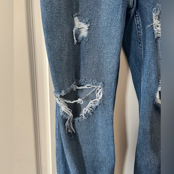 Hollister Ultra High Rise Dad Jean Women’s Size 2 - Picture 7 of 12